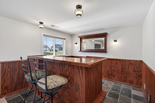 929 Farmers Ridge Trail, Belle Plaine, MN 56011