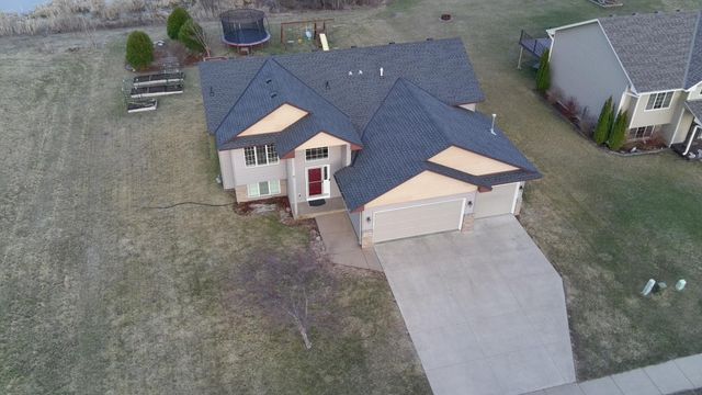 929 Farmers Ridge Trail, Belle Plaine, MN 56011