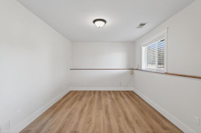 929 Farmers Ridge Trail, Belle Plaine, MN 56011