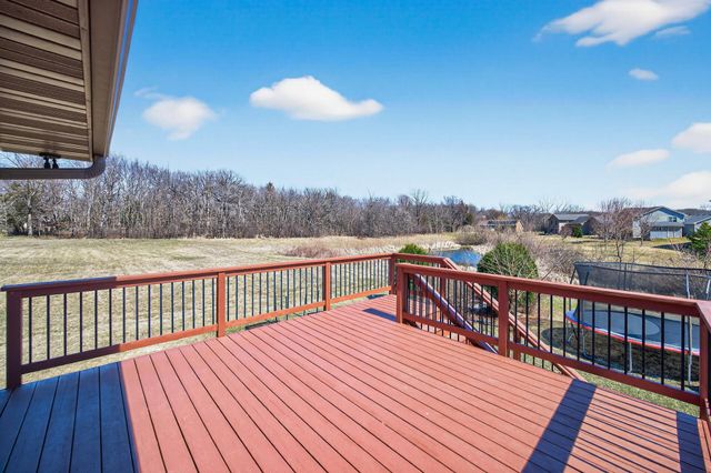 929 Farmers Ridge Trail, Belle Plaine, MN 56011