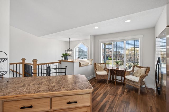 929 Farmers Ridge Trail, Belle Plaine, MN 56011