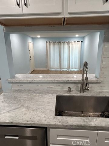 1345 Cabrillo Park Dr M13, Santa Ana, CA 92701