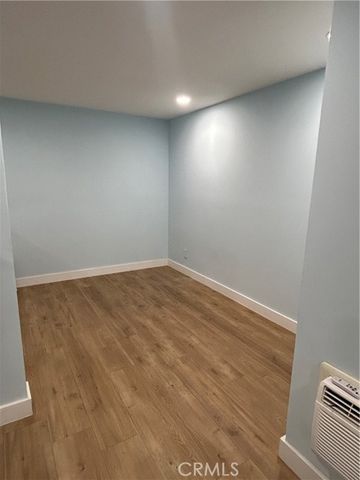 1345 Cabrillo Park Dr M13, Santa Ana, CA 92701