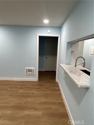 1345 Cabrillo Park Dr M13, Santa Ana, CA 92701