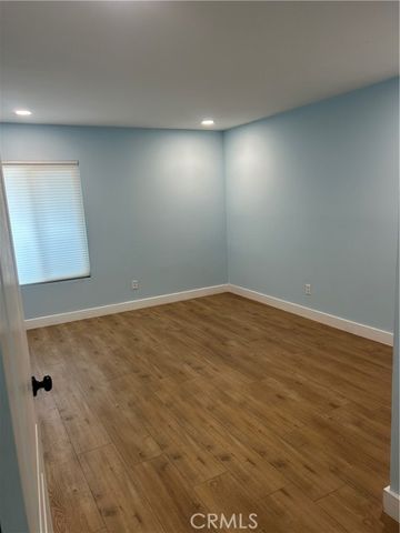 1345 Cabrillo Park Dr M13, Santa Ana, CA 92701