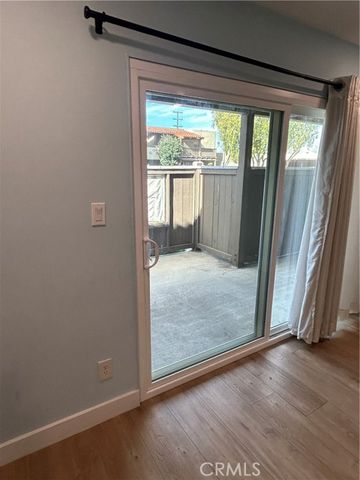 1345 Cabrillo Park Dr M13, Santa Ana, CA 92701