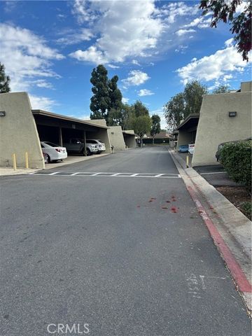 1345 Cabrillo Park Dr M13, Santa Ana, CA 92701