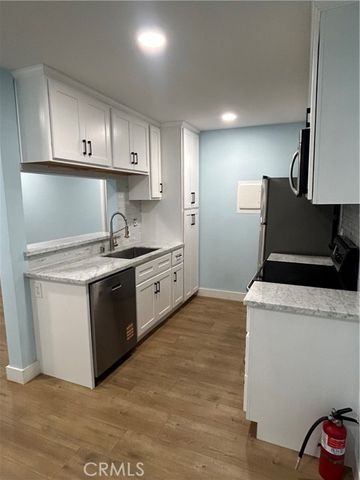 1345 Cabrillo Park Dr M13, Santa Ana, CA 92701