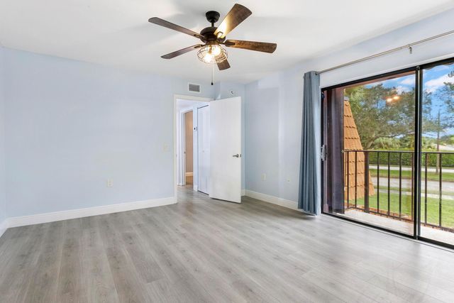 234 Charter Way, West Palm Beach, FL 33407