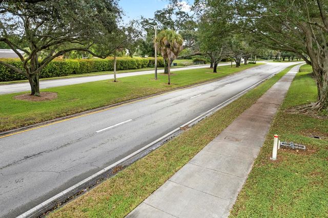 234 Charter Way, West Palm Beach, FL 33407