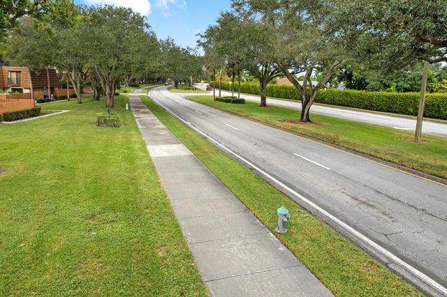 234 Charter Way, West Palm Beach, FL 33407