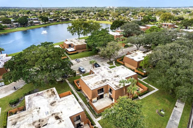 234 Charter Way, West Palm Beach, FL 33407