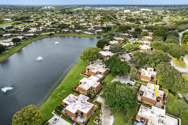 234 Charter Way, West Palm Beach, FL 33407