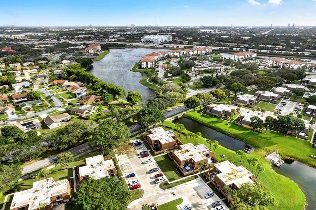 234 Charter Way, West Palm Beach, FL 33407