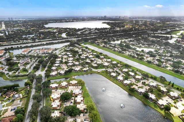 234 Charter Way, West Palm Beach, FL 33407