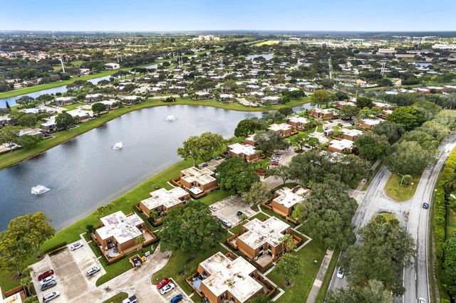 234 Charter Way, West Palm Beach, FL 33407