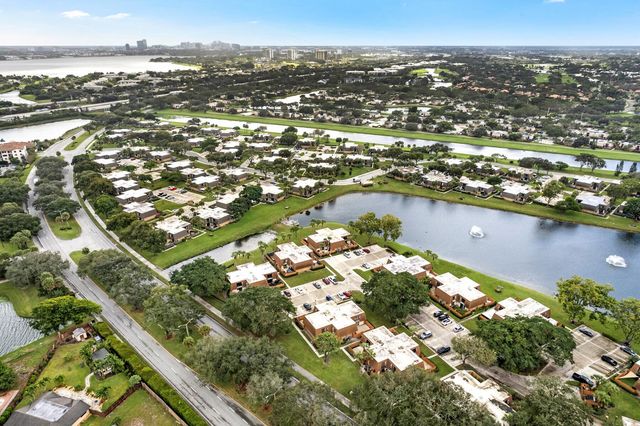 234 Charter Way, West Palm Beach, FL 33407