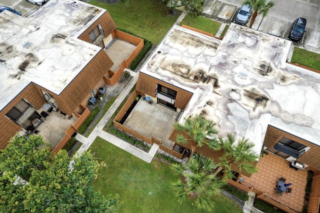 234 Charter Way, West Palm Beach, FL 33407