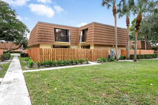 234 Charter Way, West Palm Beach, FL 33407