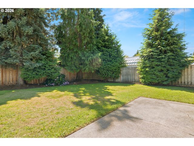 1574 Se SPRUCE St, Hillsboro, OR 97123
