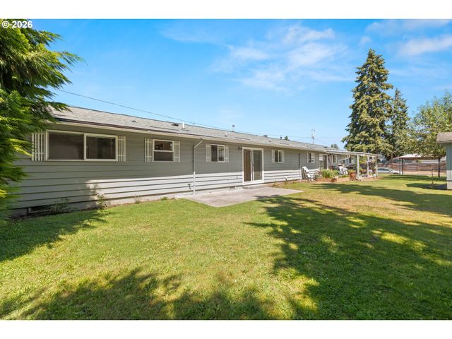 1574 Se SPRUCE St, Hillsboro, OR 97123