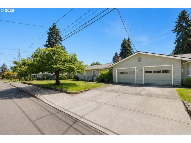 1574 Se SPRUCE St, Hillsboro, OR 97123