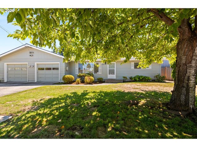 1574 Se SPRUCE St, Hillsboro, OR 97123