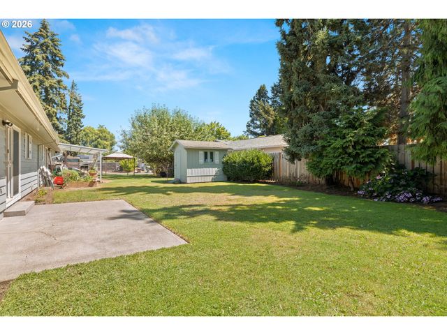 1574 Se SPRUCE St, Hillsboro, OR 97123