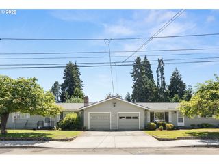 1574 Se SPRUCE St, Hillsboro, OR 97123