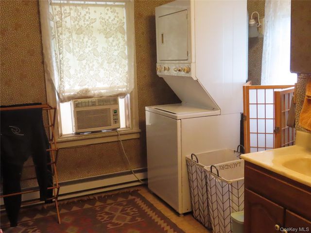 67 Prospect Street, Babylon, NY 11702
