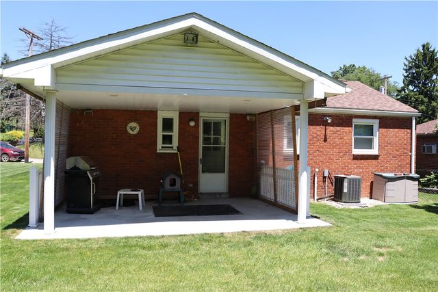 390 Streets Run Rd, Whitehall, PA 15236