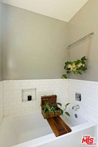 1500 S Spaulding Avenue, Los Angeles, CA 90019