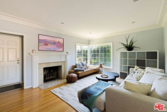 1500 S Spaulding Avenue, Los Angeles, CA 90019