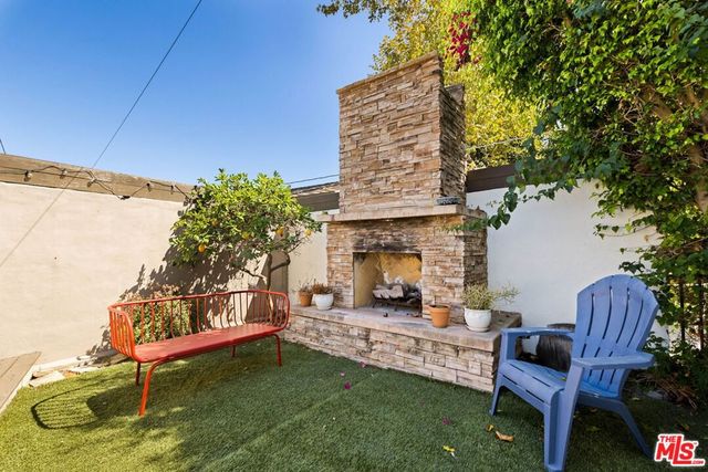 1500 S Spaulding Avenue, Los Angeles, CA 90019