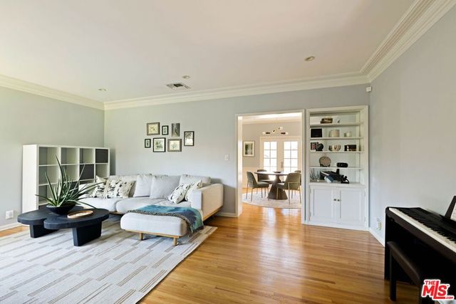 1500 S Spaulding Avenue, Los Angeles, CA 90019