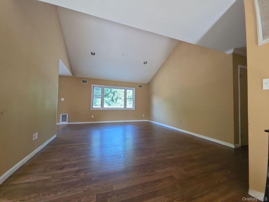 25 Butternut Drive, New City, NY 10956 — photo 2