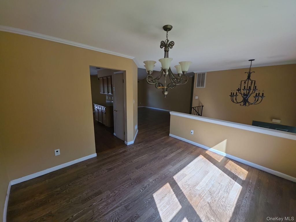 25 Butternut Drive, New City, NY 10956 — photo 4