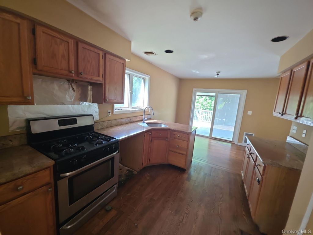 25 Butternut Drive, New City, NY 10956 — photo 5