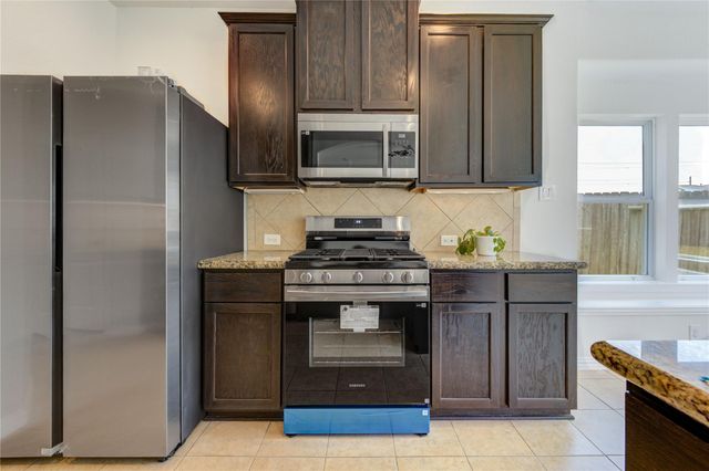 9918 Wood Wind Court, Baytown, TX 77521