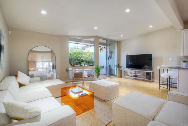 2400 ALTISMA Way B, Carlsbad, CA 92009