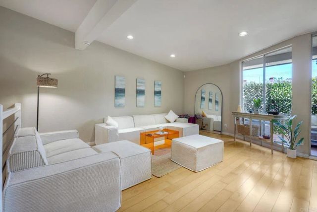 2400 ALTISMA Way B, Carlsbad, CA 92009