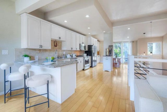 2400 ALTISMA Way B, Carlsbad, CA 92009