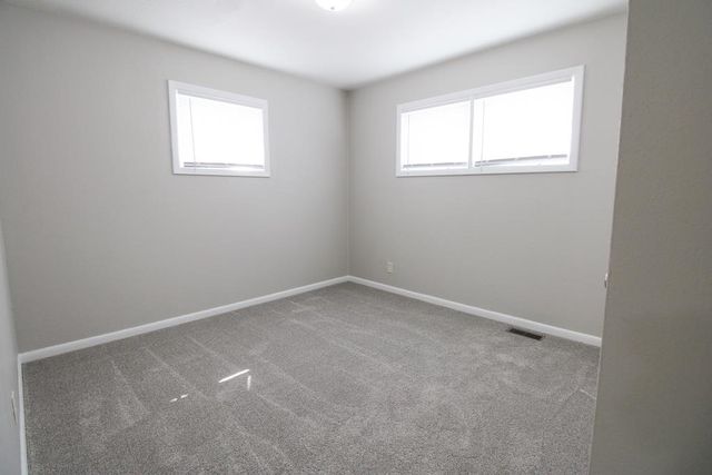 611 Viemont Ave, Salina, KS 67401