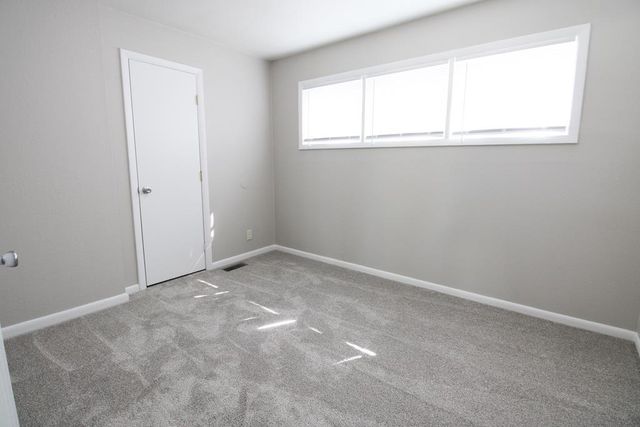 611 Viemont Ave, Salina, KS 67401