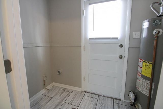 611 Viemont Ave, Salina, KS 67401