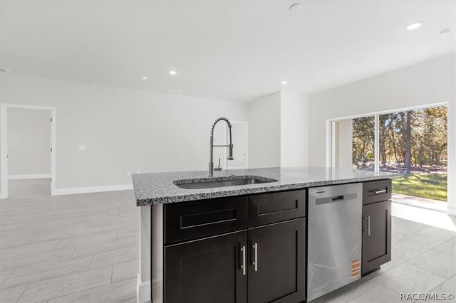 1718 W Manchester Drive, Citrus Springs, FL 34434