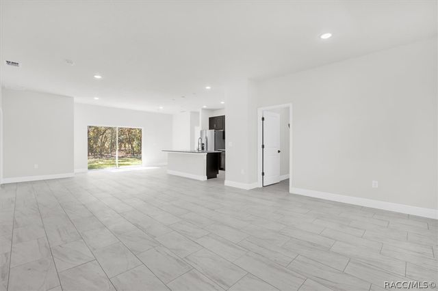 1718 W Manchester Drive, Citrus Springs, FL 34434