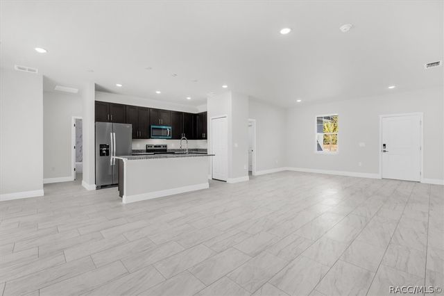 1718 W Manchester Drive, Citrus Springs, FL 34434