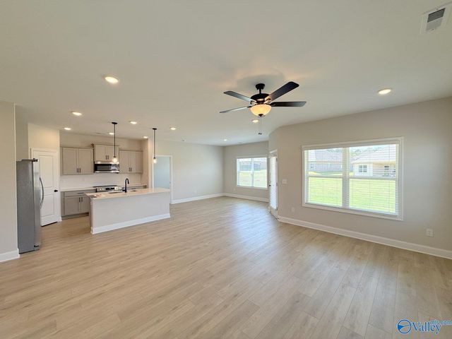 29406 Crawfish Drive, Harvest, AL 35749