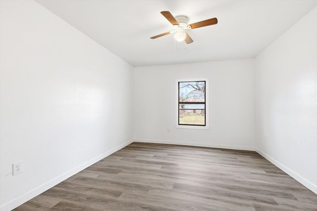 803 E 14th Street, Bonham, TX 75418